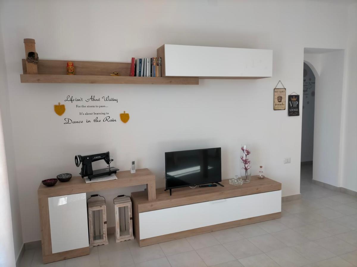 Holiday House Chiara SantʼAntìoco Kültér fotó