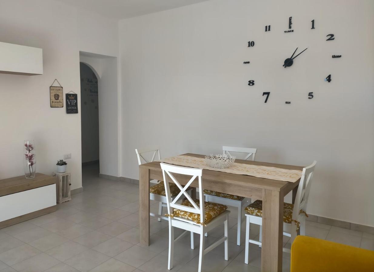 Holiday House Chiara SantʼAntìoco Kültér fotó